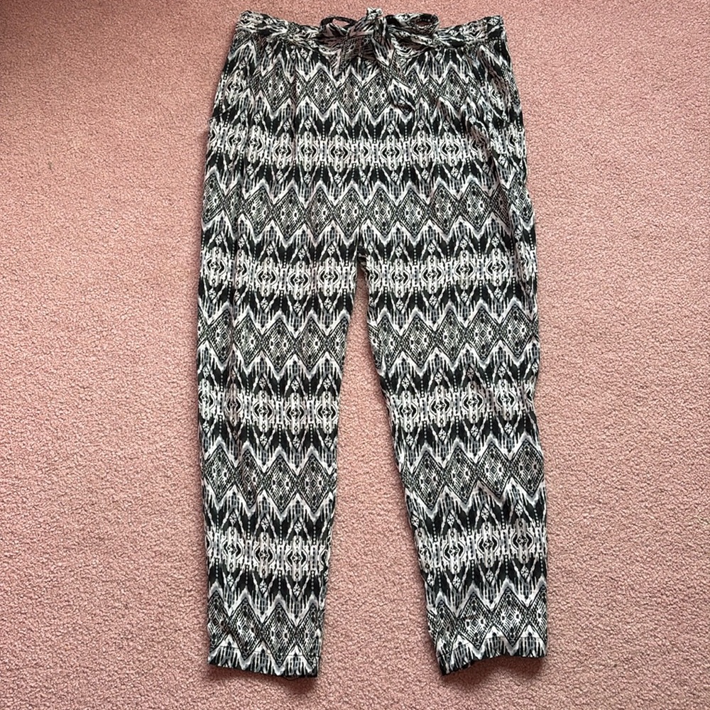 Black and White Flowy Pants Size Large - Picture 1 of 8